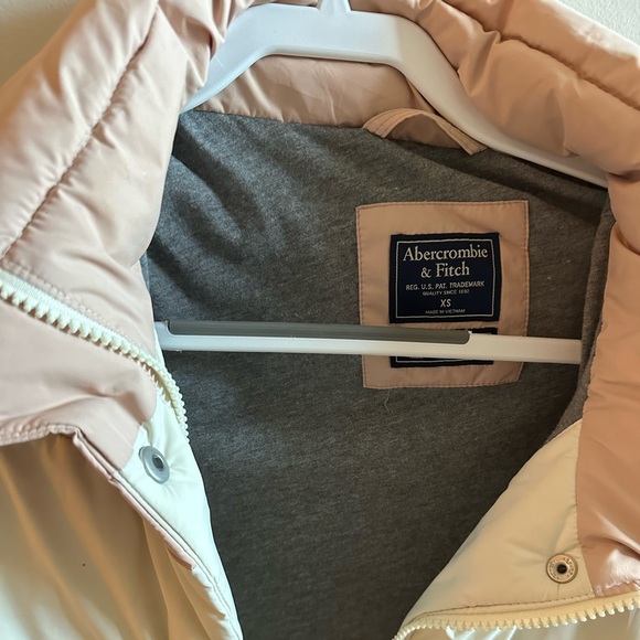 Abercrombie and fitch puffer - Picture 4 of 4